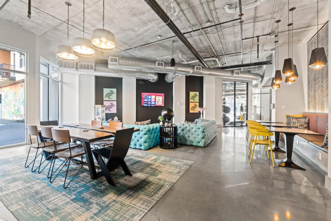Tropical Field 1 Bed In Downtown With Free Parking Apartment St. Petersburg Ngoại thất bức ảnh