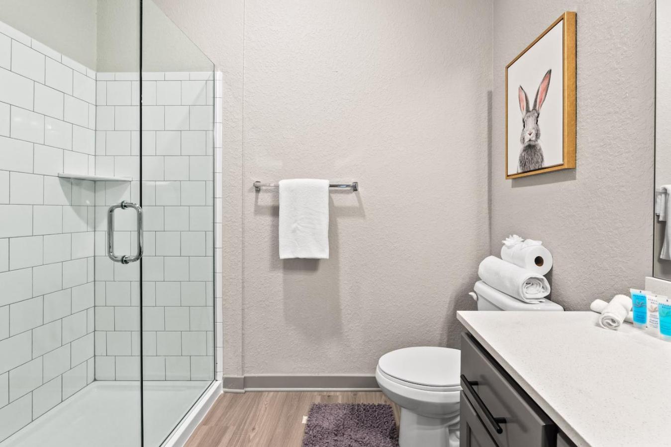 Tropical Field 1 Bed In Downtown With Free Parking Apartment St. Petersburg Ngoại thất bức ảnh