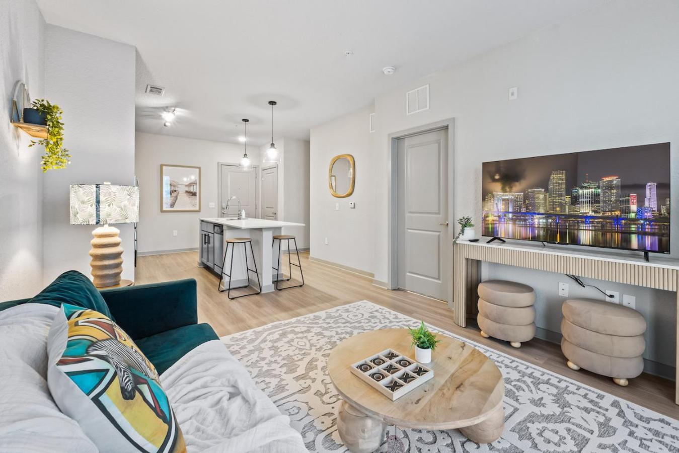 Tropical Field 1 Bed In Downtown With Free Parking Apartment St. Petersburg Ngoại thất bức ảnh